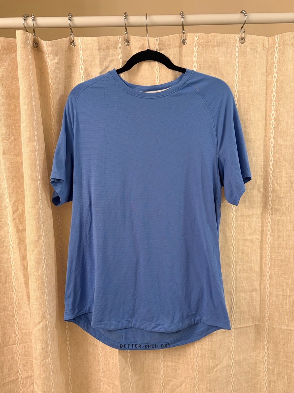 Lululemon Men’s License to Train Short-Sleeve Shirt. Size L.